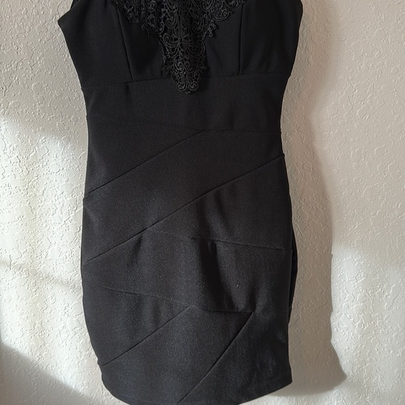 Honey and Rosie black cocktail dress size small - Picture 3 of 8